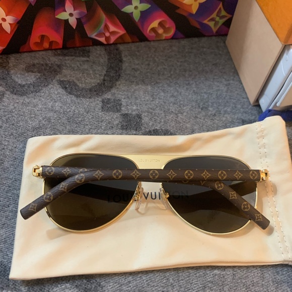 Authentic Louis Vuitton Pacific Pilot Sunnies - Picture 2 of 8